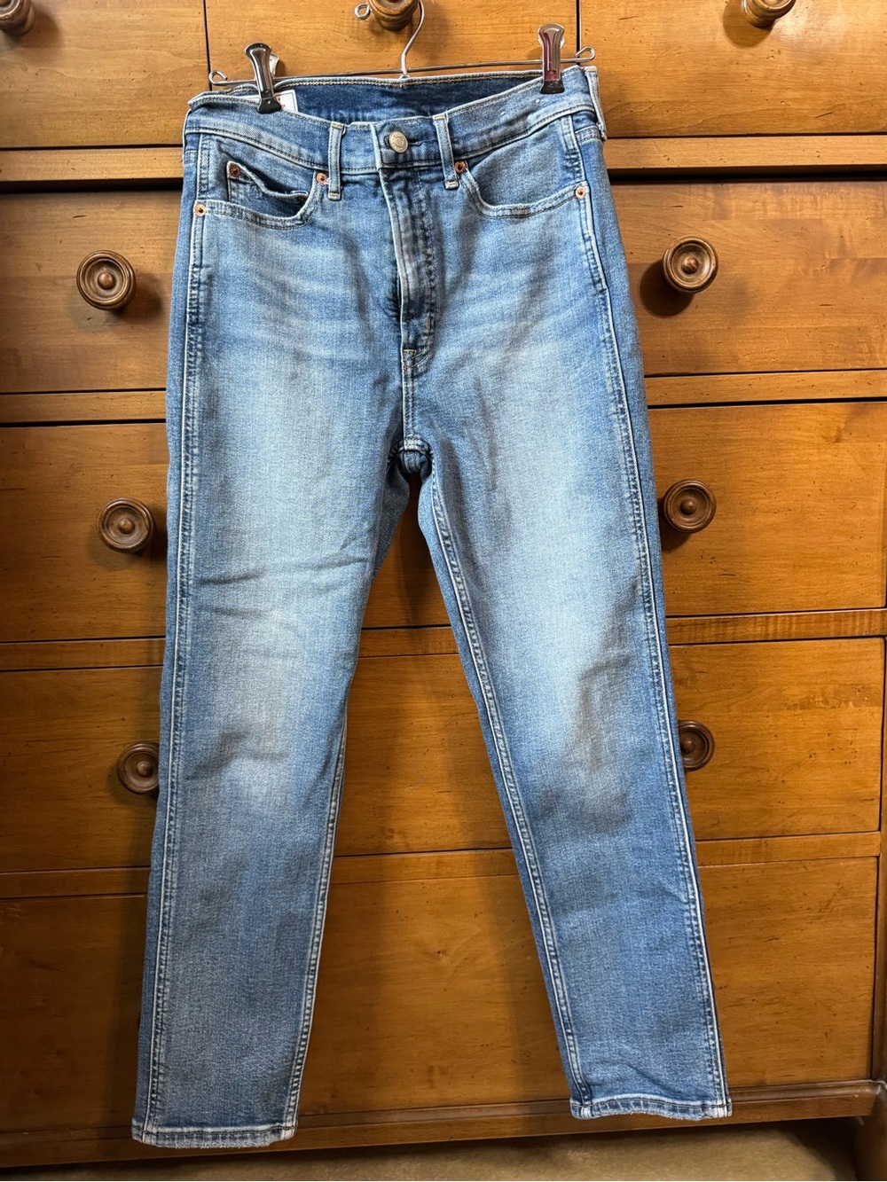 Gap Classic Light Wash Women’s Jeans - Slim Fit